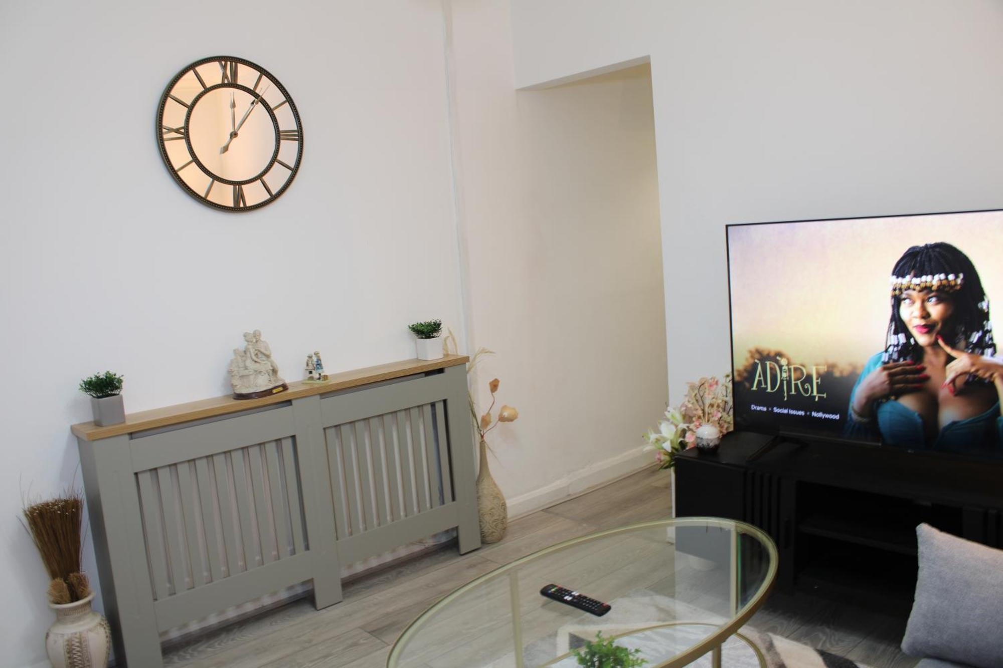 F2S Serviced Apartments 2Bedroom Terrace House With Free Wifi Netflix Suitable For Contractors Walking Distance To Train Station Derby Exteriör bild