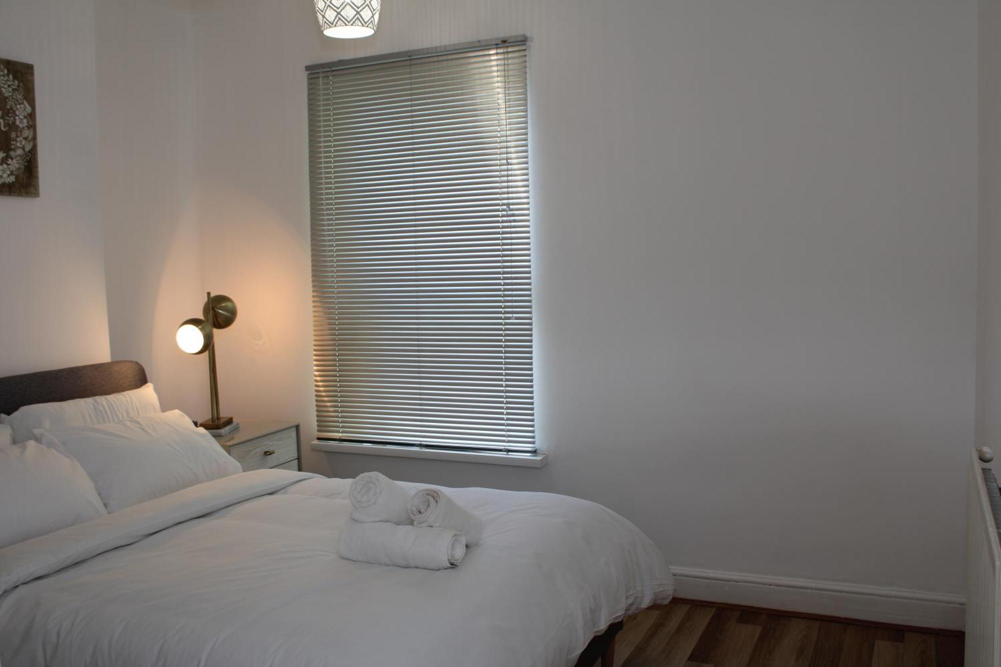 F2S Serviced Apartments 2Bedroom Terrace House With Free Wifi Netflix Suitable For Contractors Walking Distance To Train Station Derby Exteriör bild