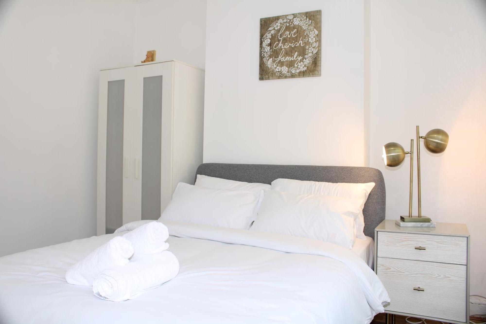 F2S Serviced Apartments 2Bedroom Terrace House With Free Wifi Netflix Suitable For Contractors Walking Distance To Train Station Derby Exteriör bild