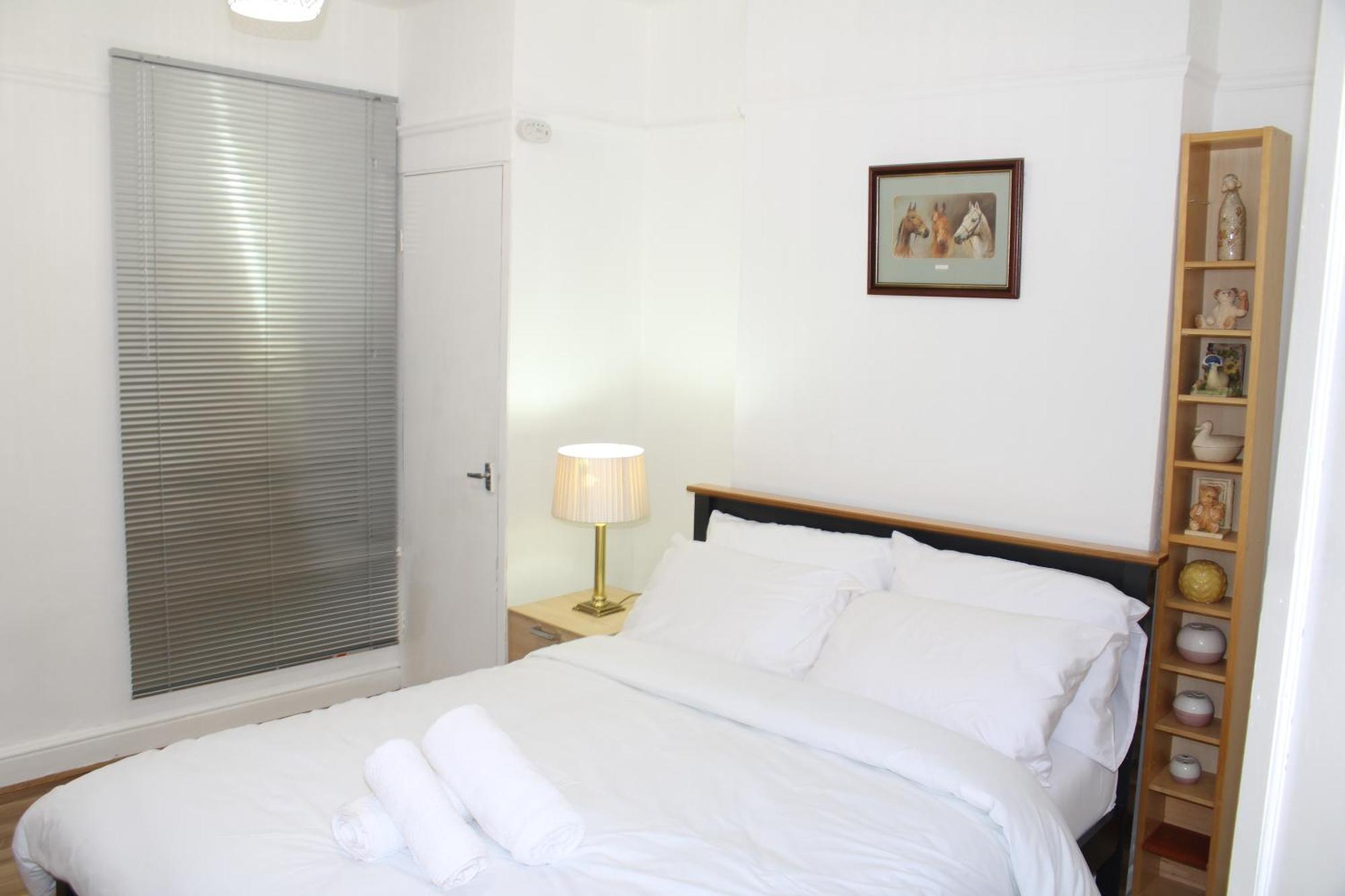 F2S Serviced Apartments 2Bedroom Terrace House With Free Wifi Netflix Suitable For Contractors Walking Distance To Train Station Derby Exteriör bild