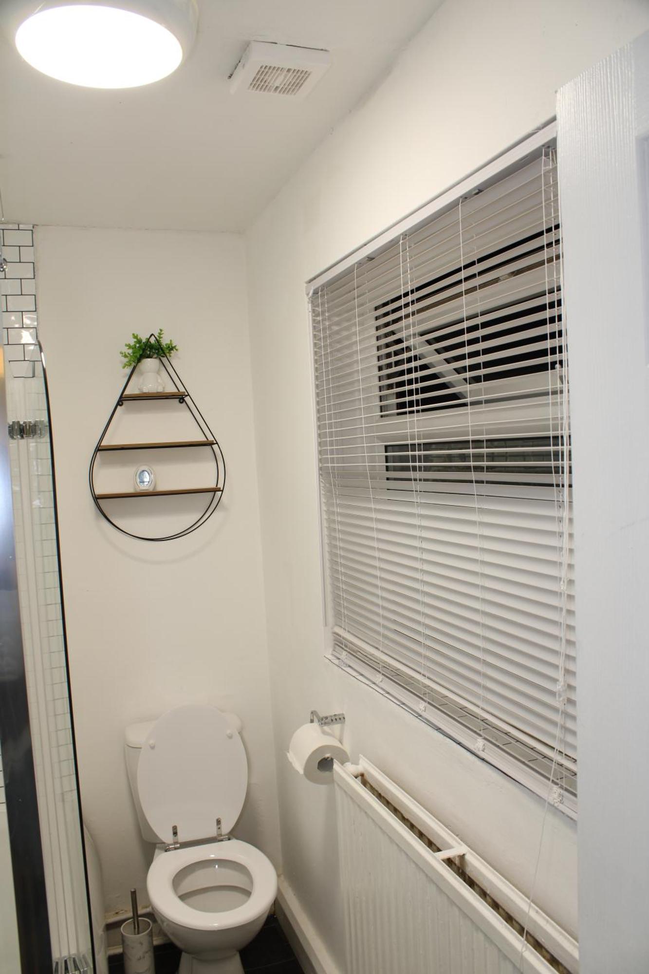 F2S Serviced Apartments 2Bedroom Terrace House With Free Wifi Netflix Suitable For Contractors Walking Distance To Train Station Derby Exteriör bild